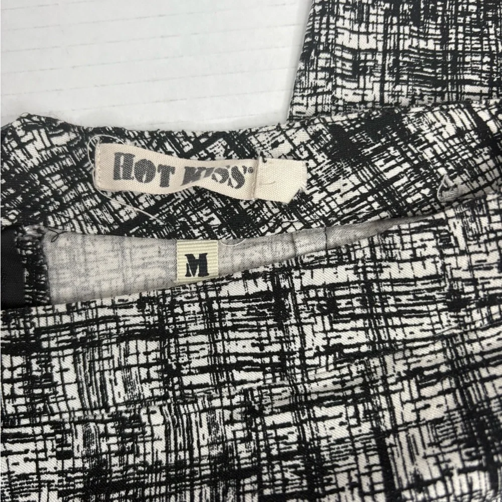 Hot Kiss High Rise Ruffle Hem Pants Black White Abstract Print Size M - Picture 6 of 6